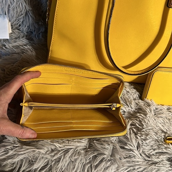 Michael Kors Hamilton bag wallet wristlet yellow studded. Large. 14” COA - Picture 10 of 17